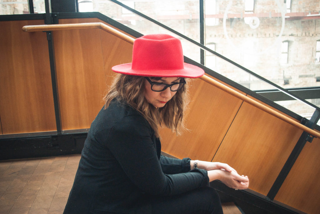 Let's Start a Conversation Karin Rambo of truncationblog.com talks about starting a capsule wardrobe conversation in social media