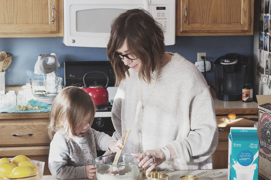 Hi I'm The Blogger With The Dirty Dishes In The Back Of My Photos 8