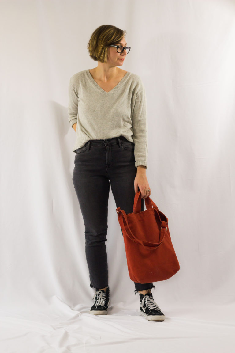 Black Mom Jeans and a Pop of Rust-3