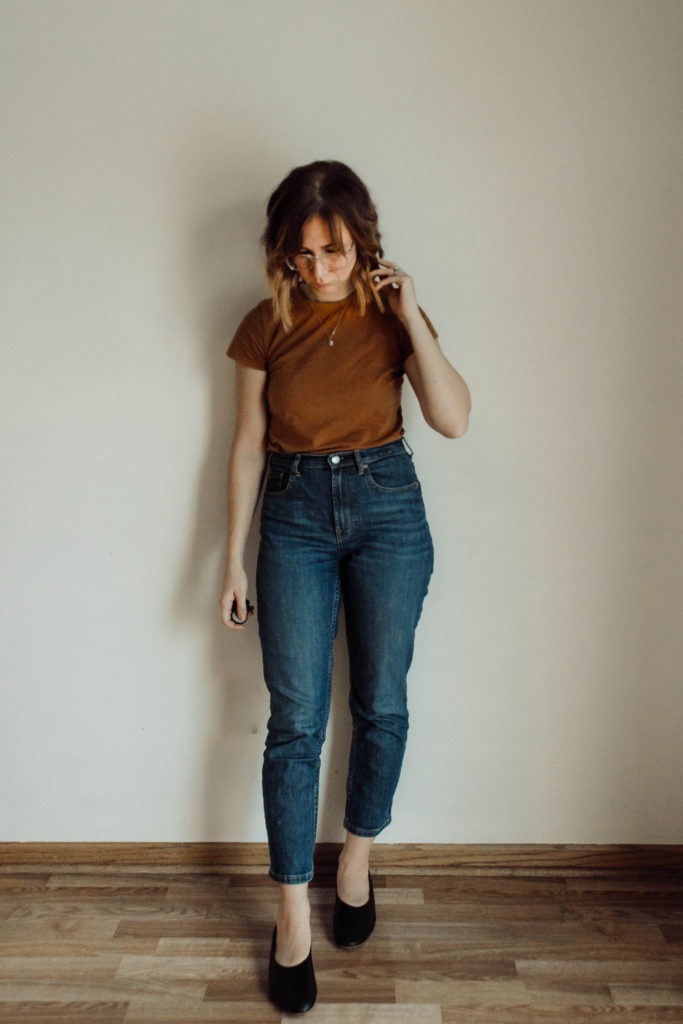 Everlane Denim, Everlane Denim Review, Dark Wash Jeans, Cheeky Jeans, Straight Leg Jeans, High Waisted Jeans
