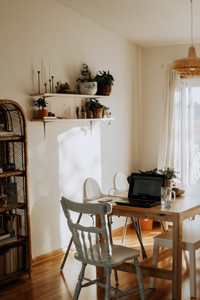 How Bloggers and Influencers Make Money
