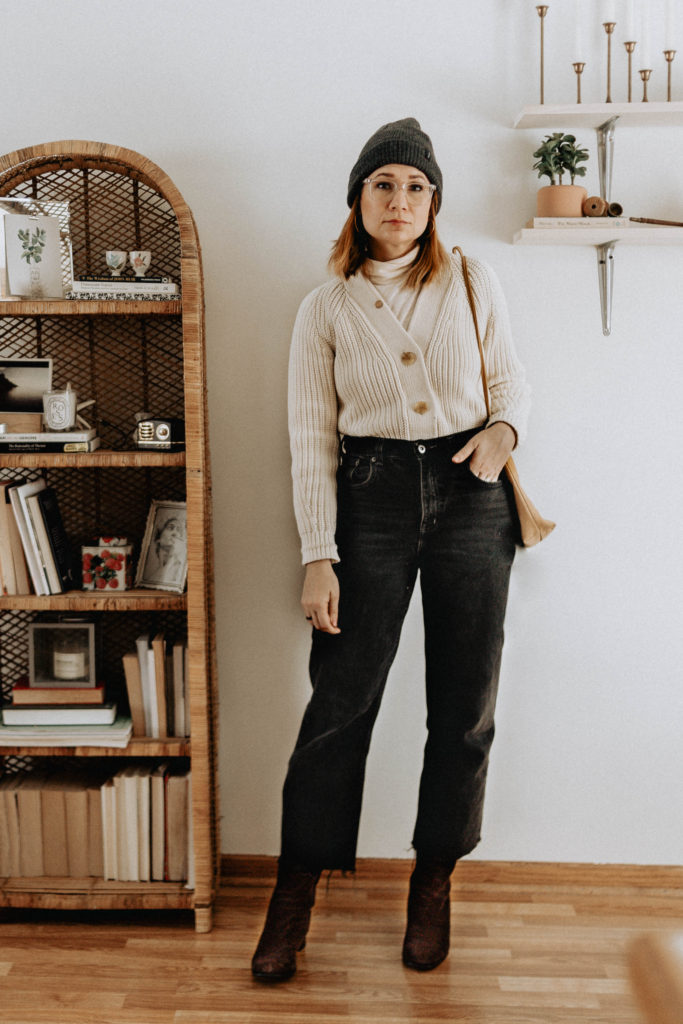 A Week of Outfits + Paired Down Beauty Routines, Easy Breakfast ideas, and more.