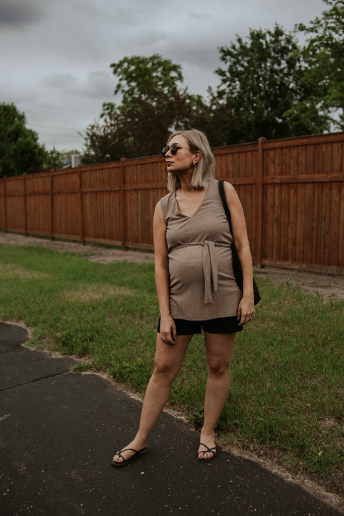 30 Days of Summer Style Day 17: Black Linen Shorts