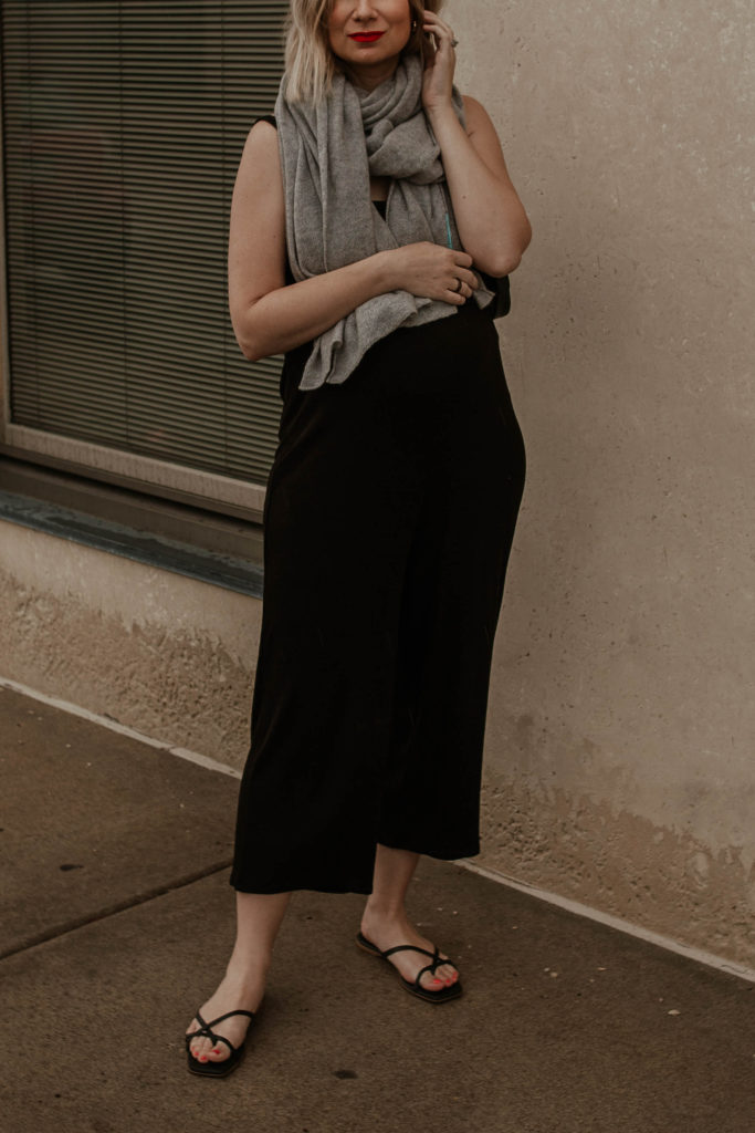 30 Days of Summer Style Day 24: Gray Scarf