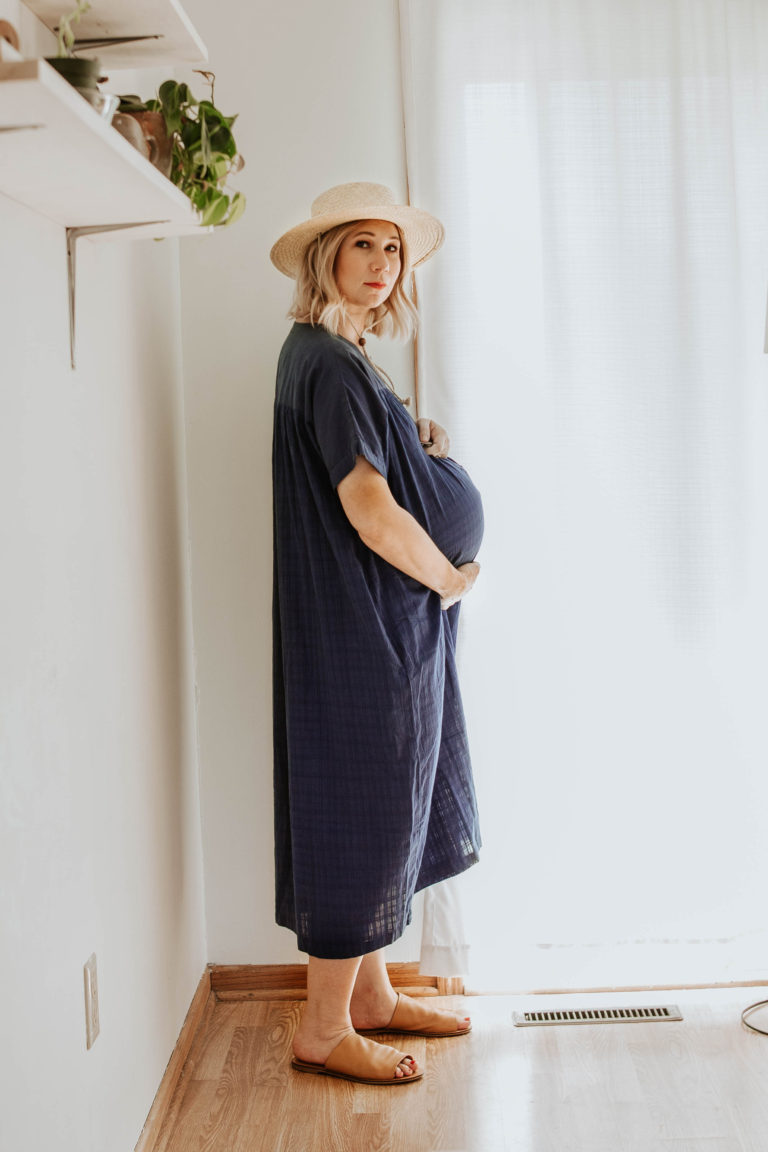 blue maxi dress, straw hat, pregnancy style