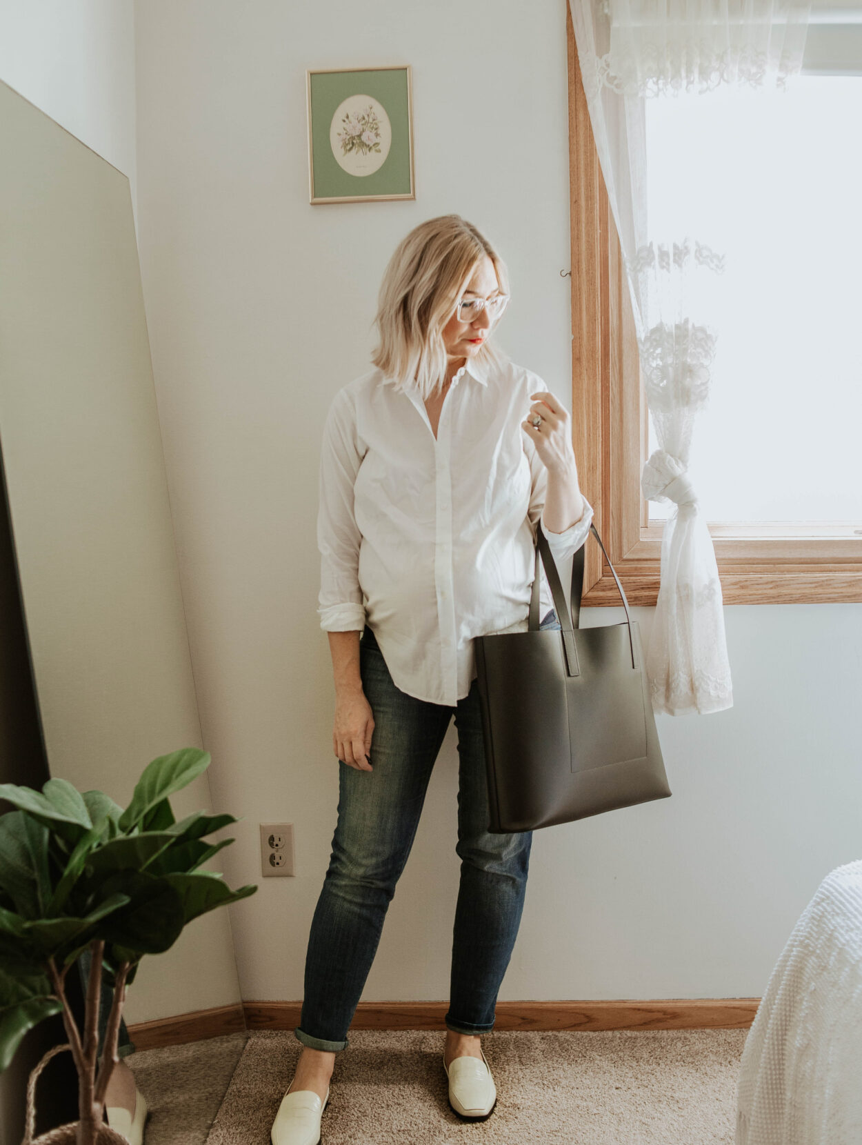 everlane relaxed silky cotton button down, maternity jeans, everlane day tote, everlane 90's loafer