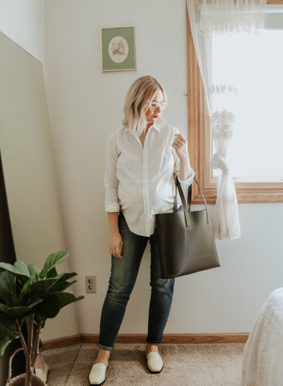 everlane relaxed silky cotton button down, maternity jeans, everlane day tote, everlane 90's loafer