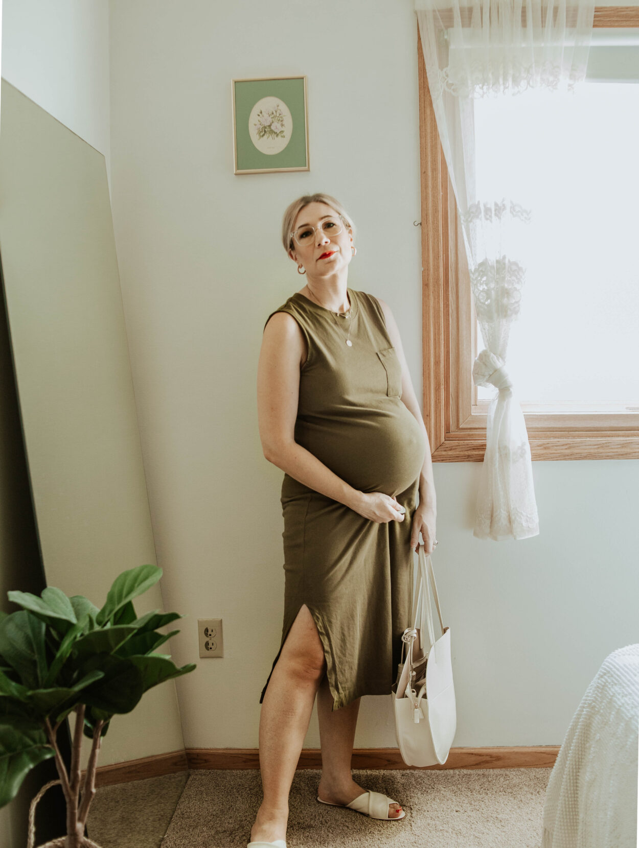 everlane tee dress, everlane day sandals, white circle bag