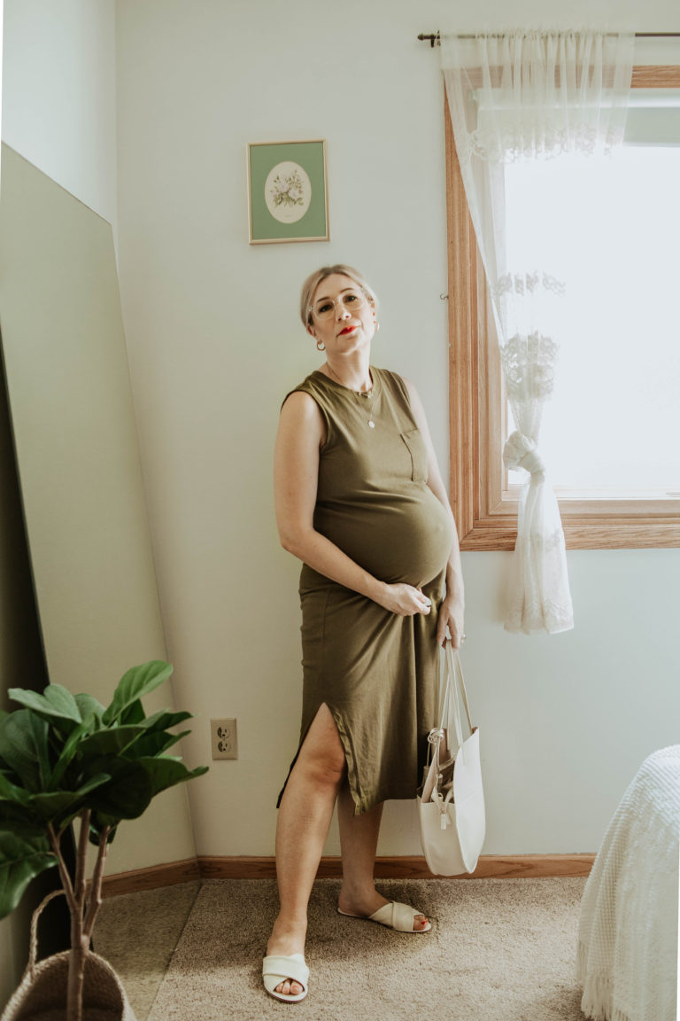 everlane tee dress, everlane day sandals, white circle bag