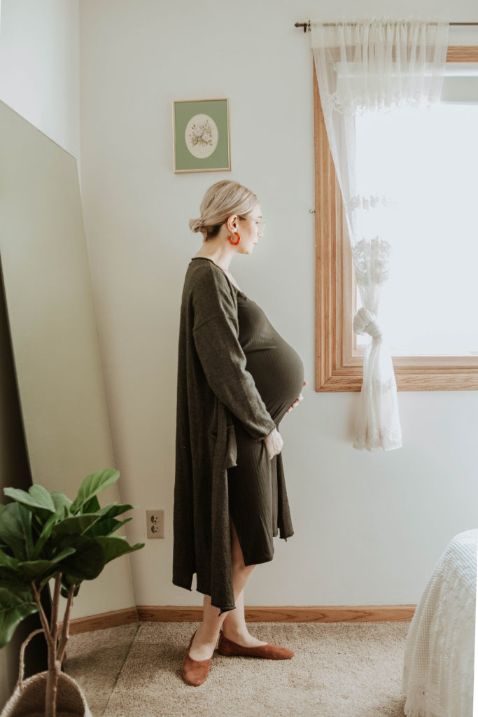 third trimester fall outfits, tee dress, brass clothing dress, everlane suede day flat, long charcoal cardigan maxi cardigan