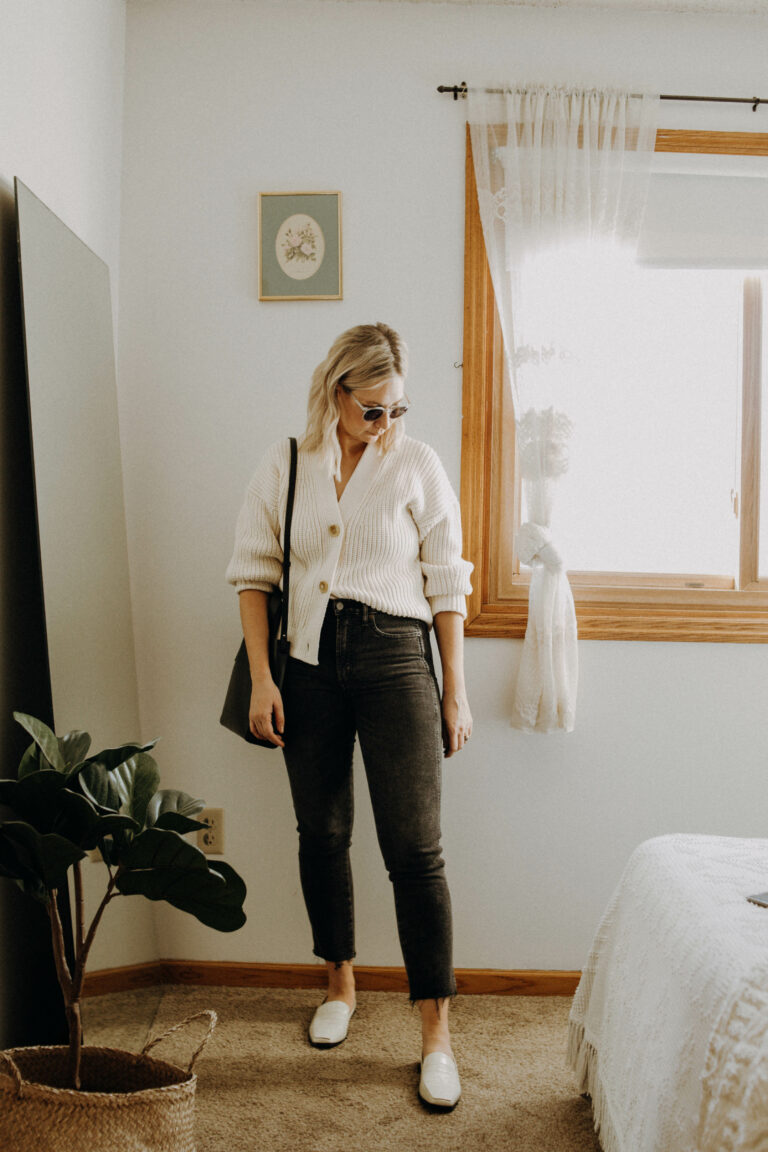 Styling Pinterest Outfits: Simple, Minimal Style, Everlane Crop Cardigan, Gap Denim, Everlane 90's Loafer in Bone, Everlane Mini Tote