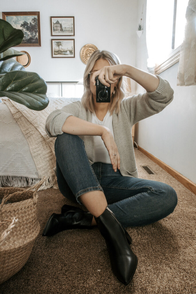 What I Wore in a Week + How to Make Basics Interesting, everlane cardigan, organic cotton tee, everlane cheeky jeans, everlane boss boot