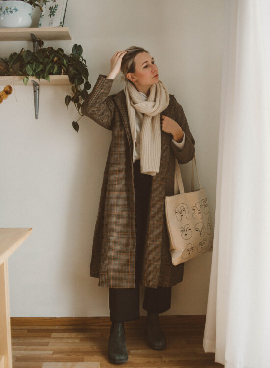 Blundstones Mini Review: A Week of Styling Ideas, toteme coat, plaid coat, black wide leg pants, ribbed scarf