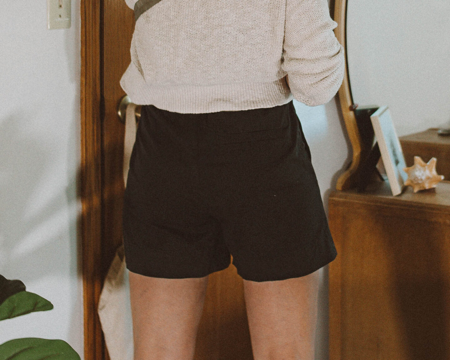 Everlane Shorts Guide: the easy chino long short