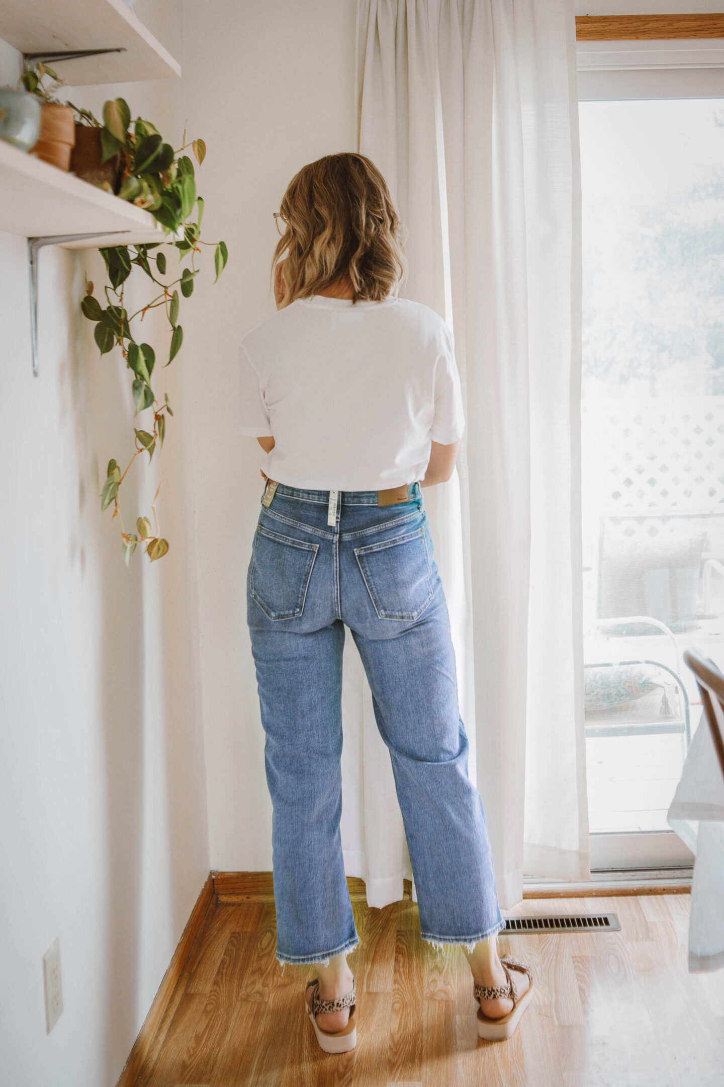 Madewell Denim Guide: Slim Wide Leg Crop Jeans Review