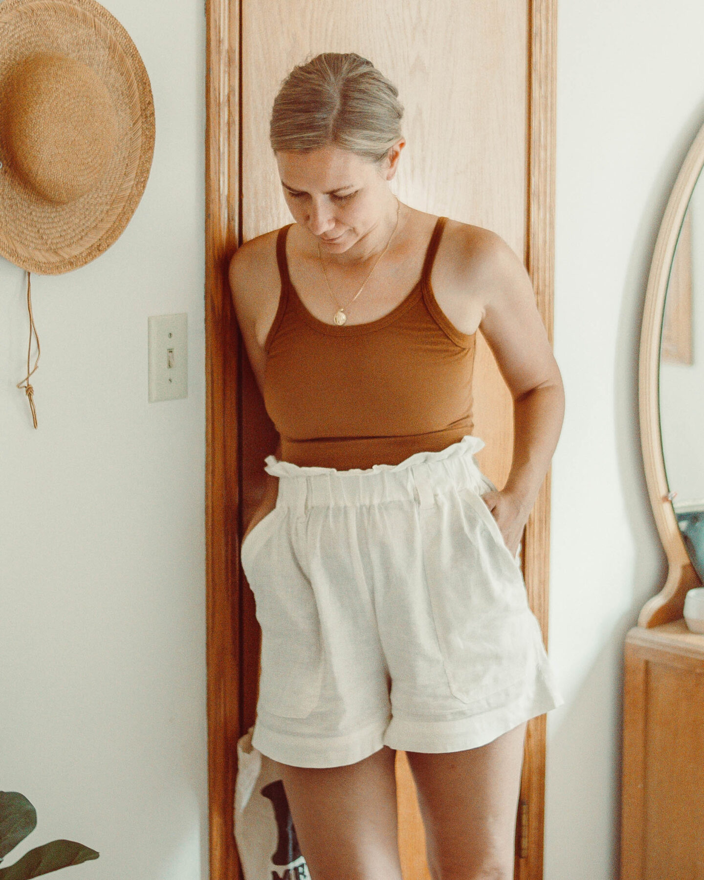 What I Wore this Week, arq tank top, white paper bag shorts, everlane thong sandal