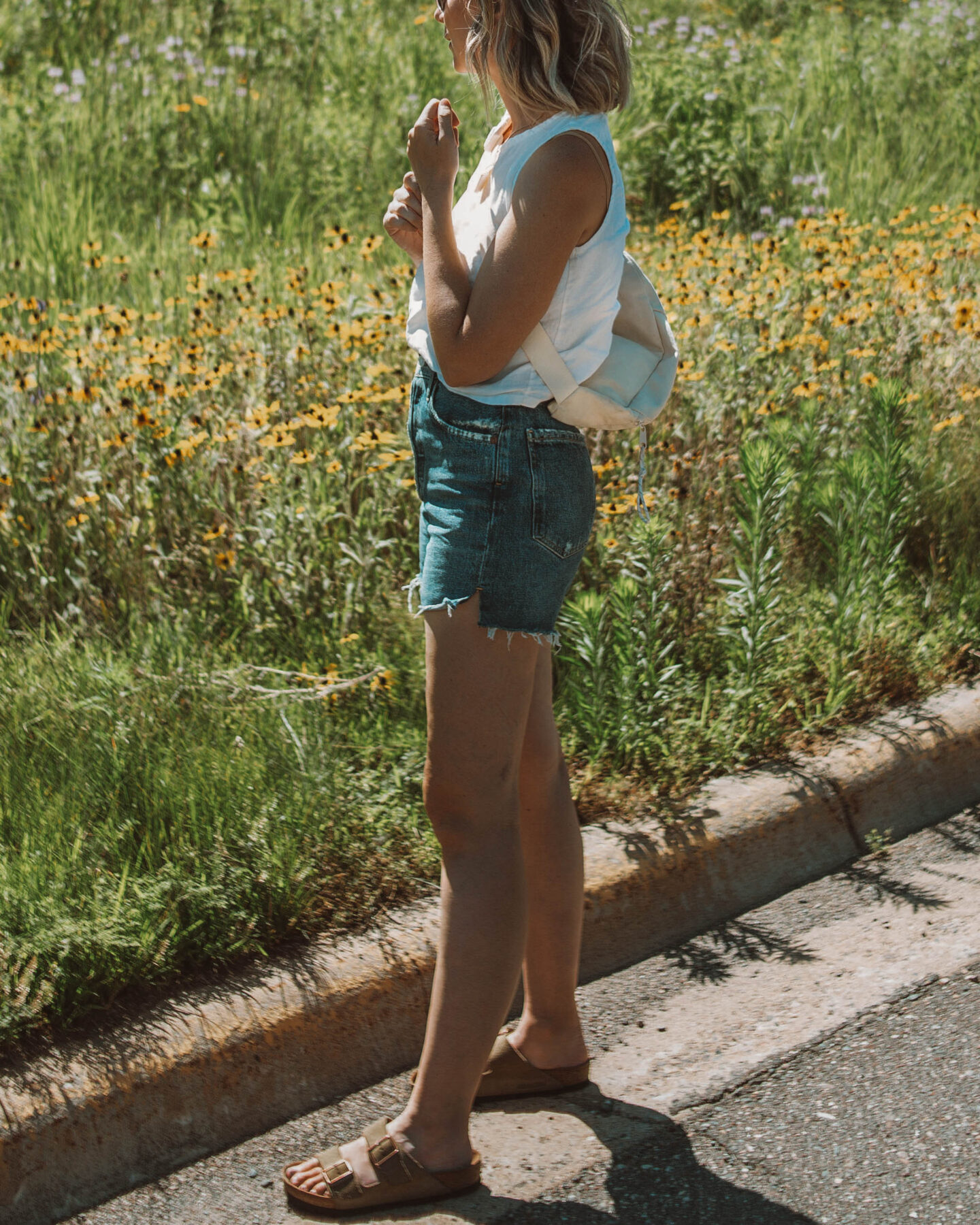 What I Wore this Week, eli and barry tank 1 in foam linen, agolde dee shorts, arizona birkenstock sandals