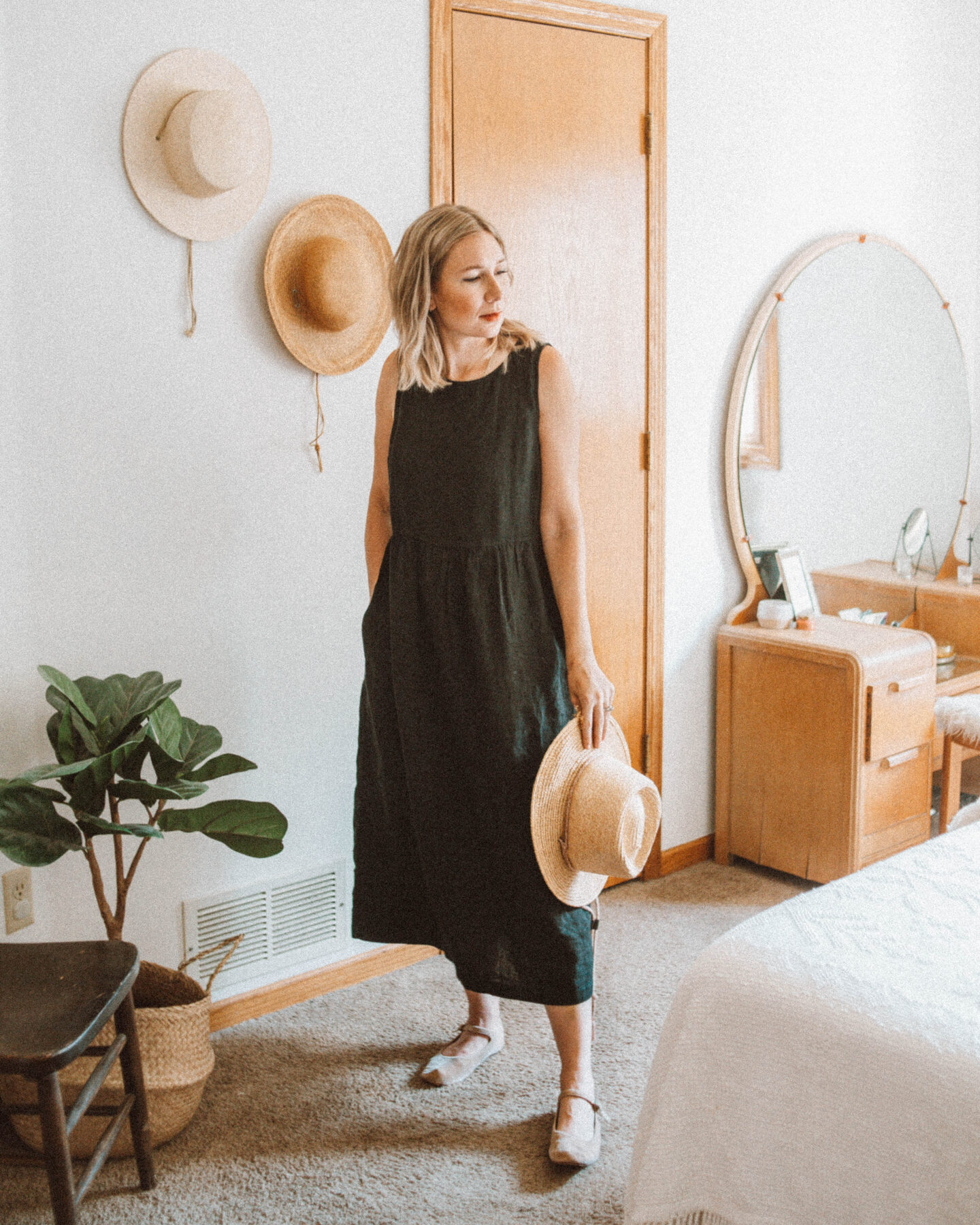 A Week of Outfits: Casual, Stylish Outfits for Real Life, pyne and smith model no. 26 in black linen