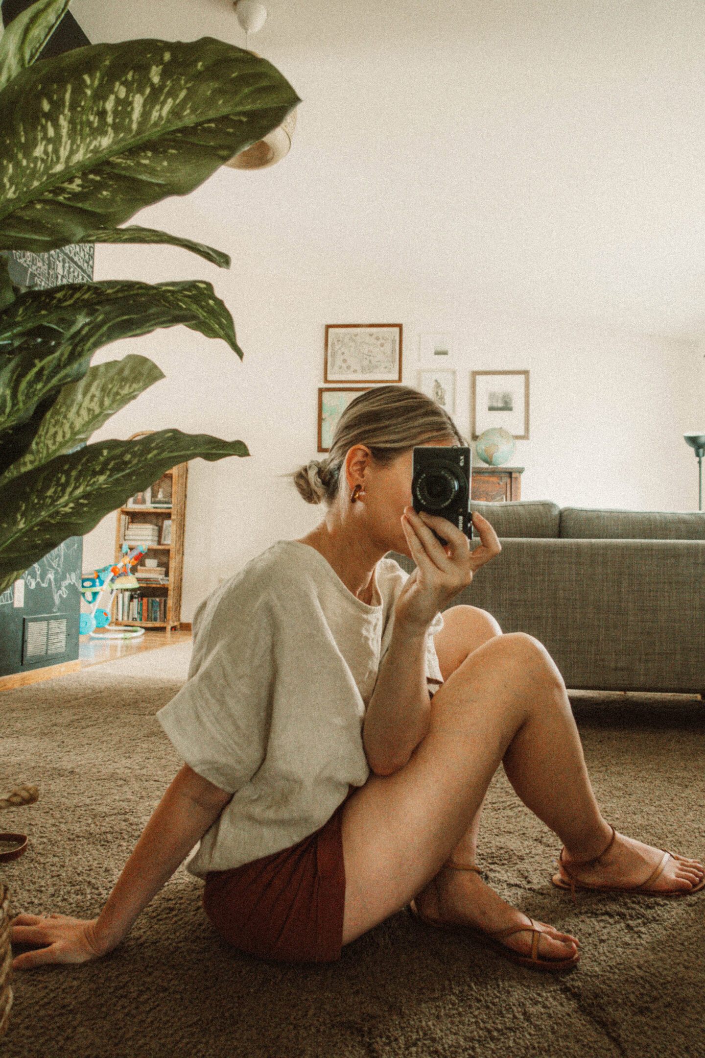 What I Wore this Week, elizabeth suzann georgia tee, target universal thread soft shorts, strappy sandals, vintage sisal bag