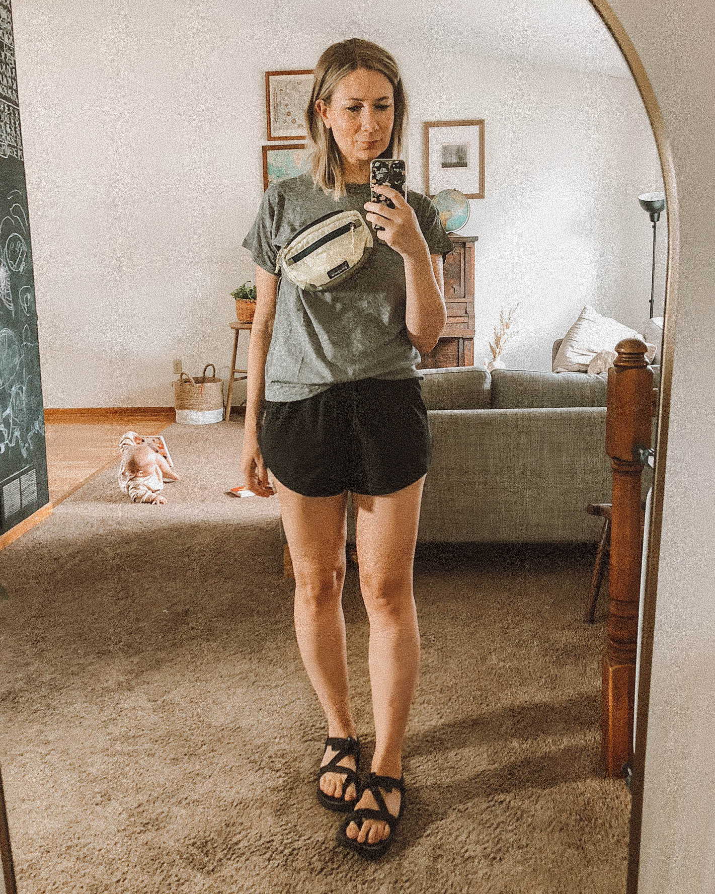 3 Athleisure Outfit Formulas for Stay at Home Moms