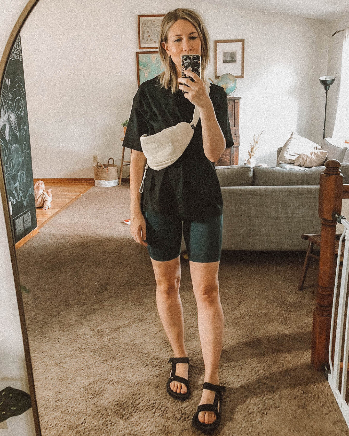 3 Athleisure Outfit Formulas for Stay at Home Moms