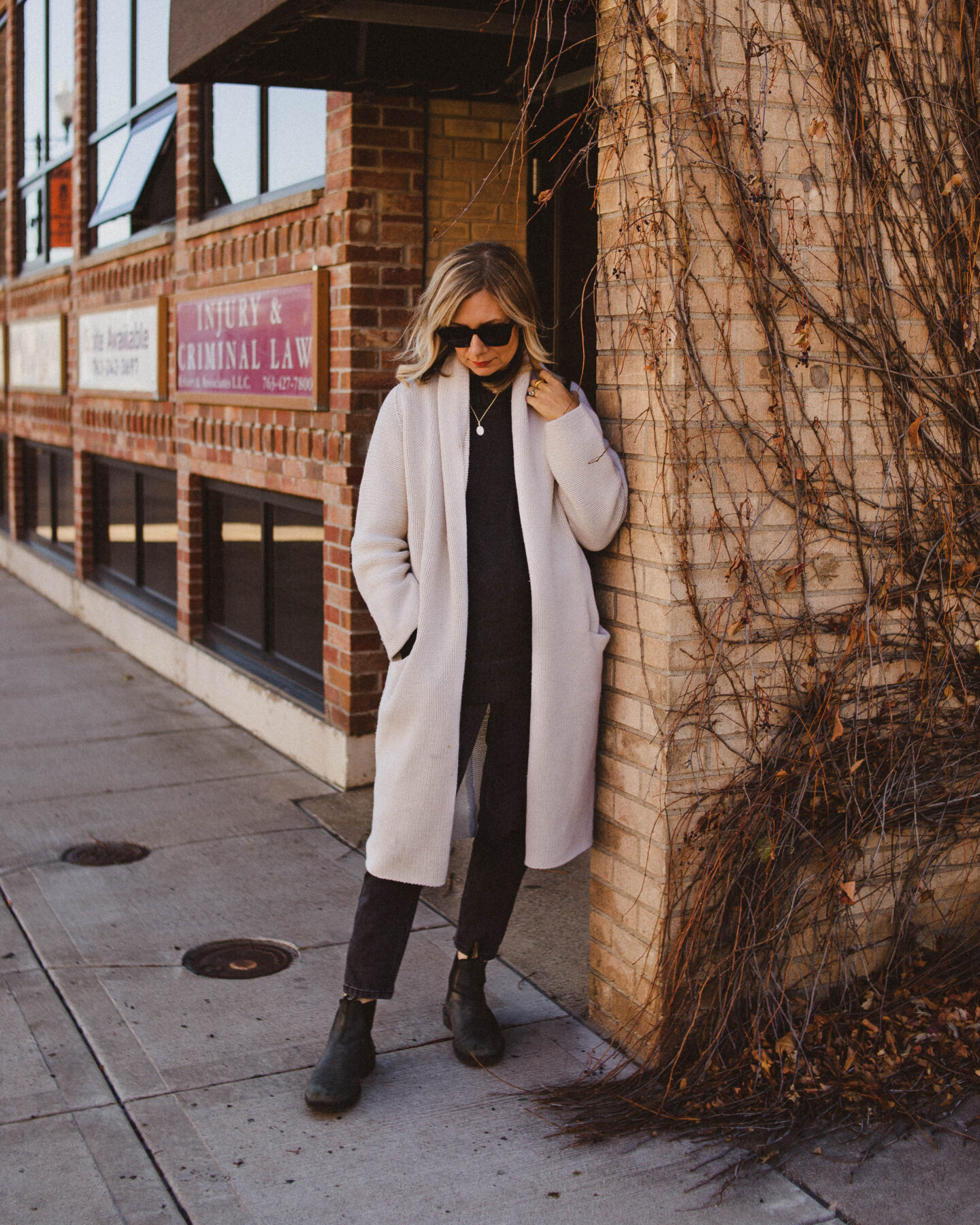 Oversized Cardigan, Cream and Black, Vince Cardigan, Tradlands Haven Sweater, Everlane 90's cheeky, black western boot