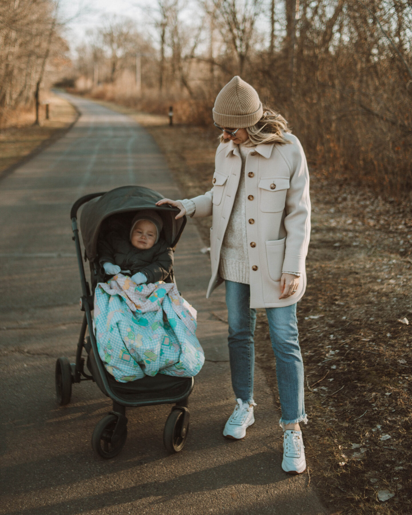 what I wore this week, lots of fleece, sezane joe coat, everlane cloud turtleneck, leopard print sneakers, platform sneakers, madewell vintage raw hem jeans