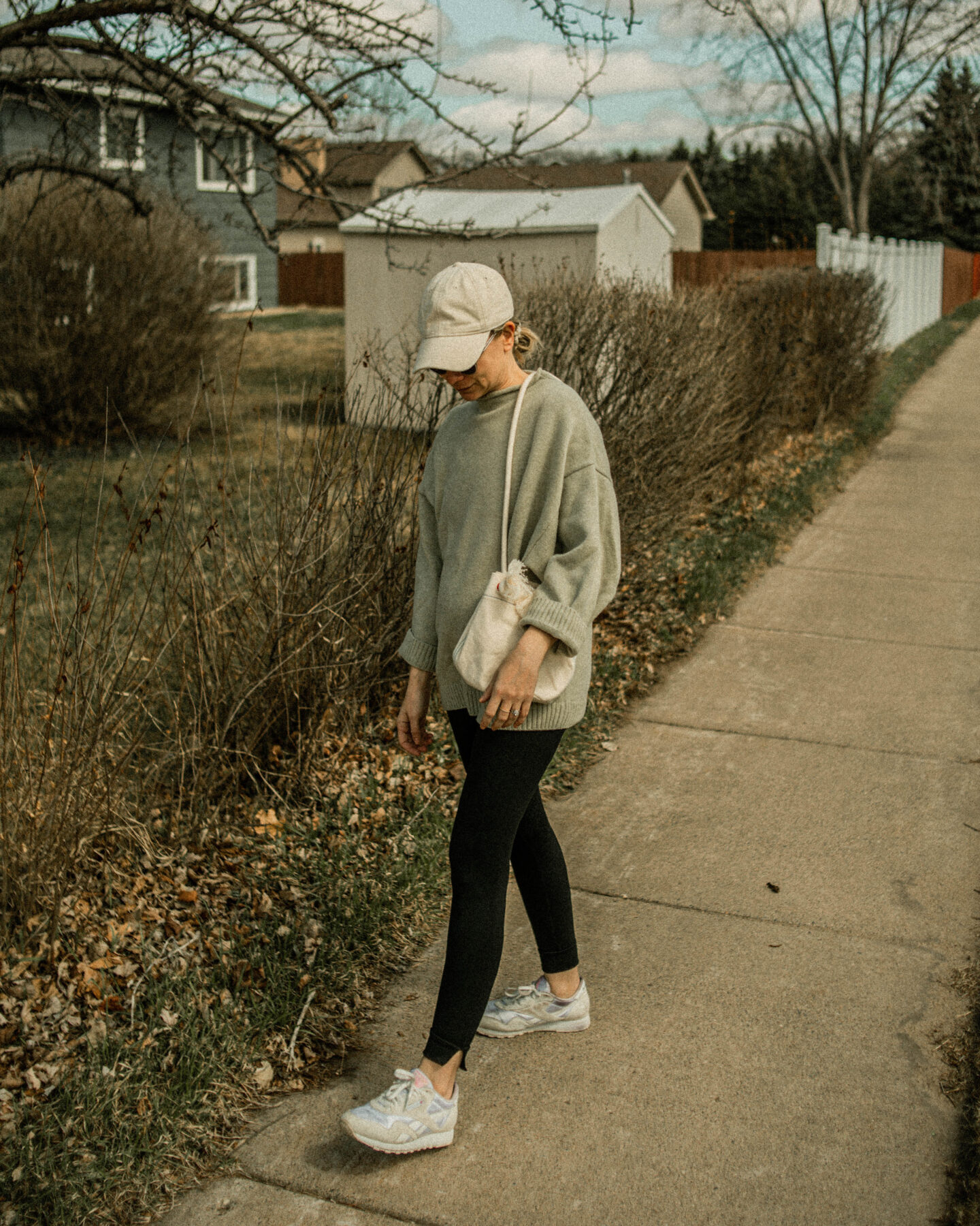 oversized sweater, legging outfit, james street co, white sneakers