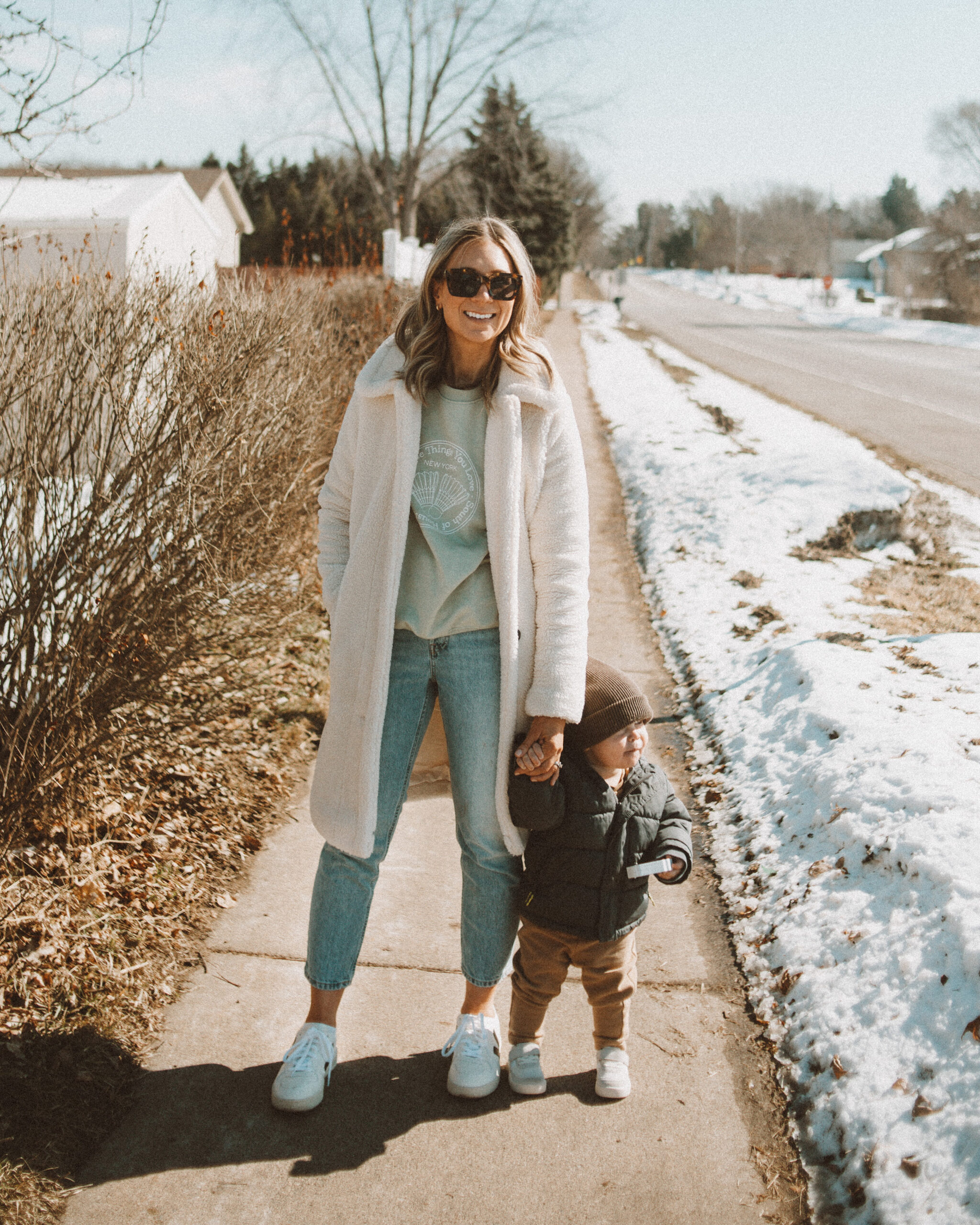 straight leg jeans, light wash denim, everlane 90s cheeky jean, veja v-10, sherpa coat