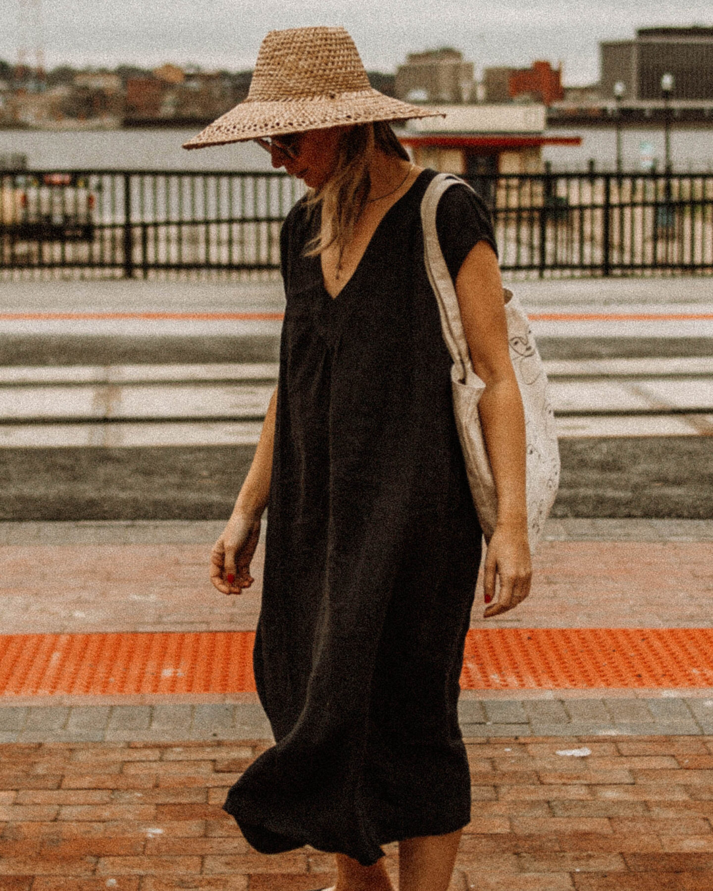 My Favorite Summer Dresses + How I'm Styling Them, black linen dress, hat