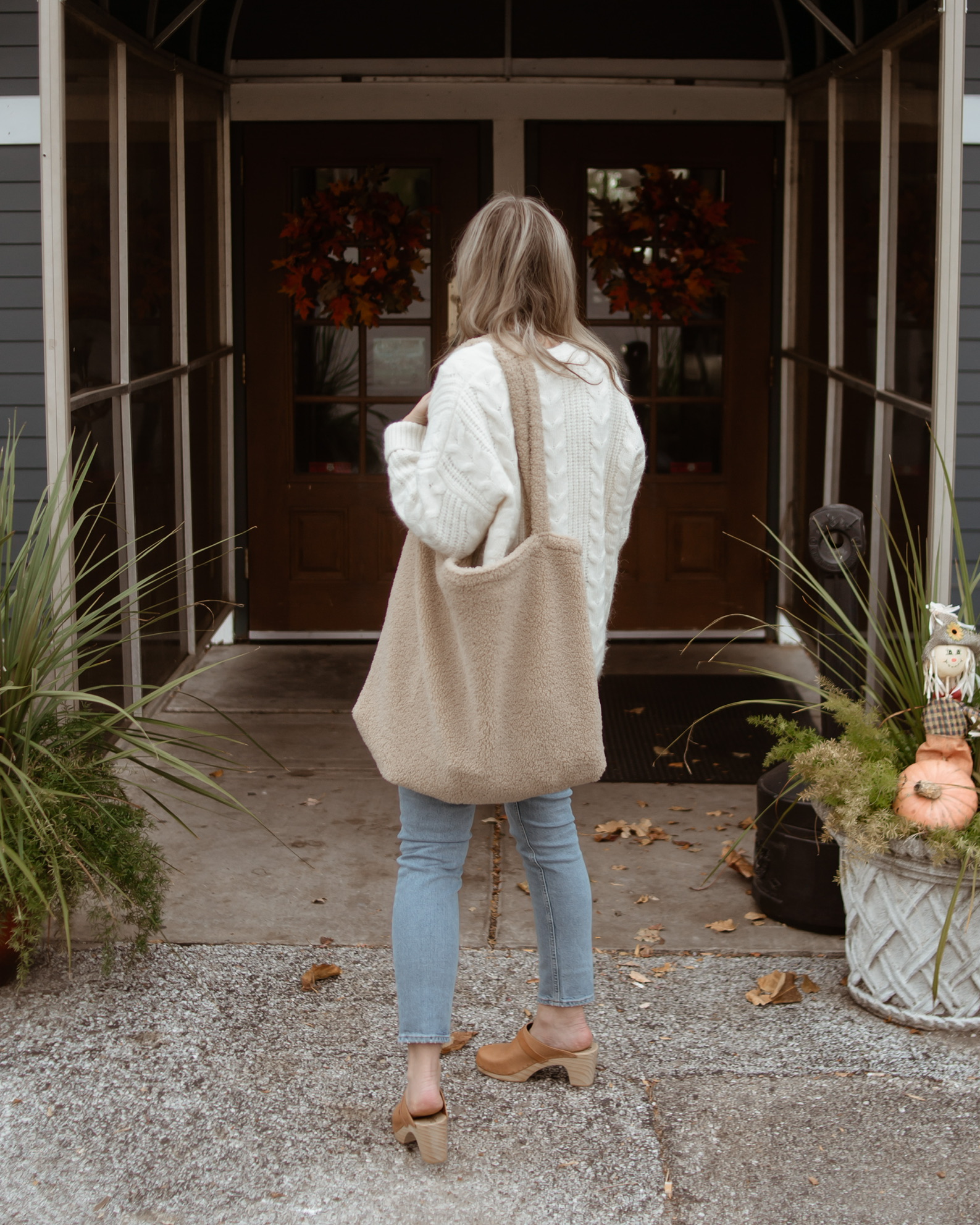 Karin Emily wears a Jenni Kayne Cocoon cardigan