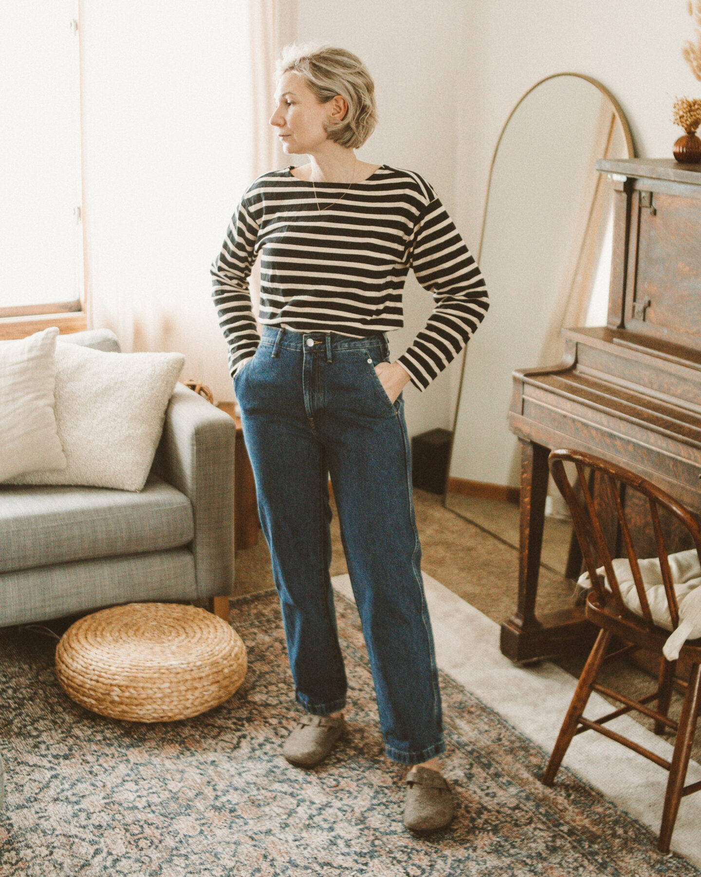 Karin Emily wears and reviews Everlane cinched waist jeans